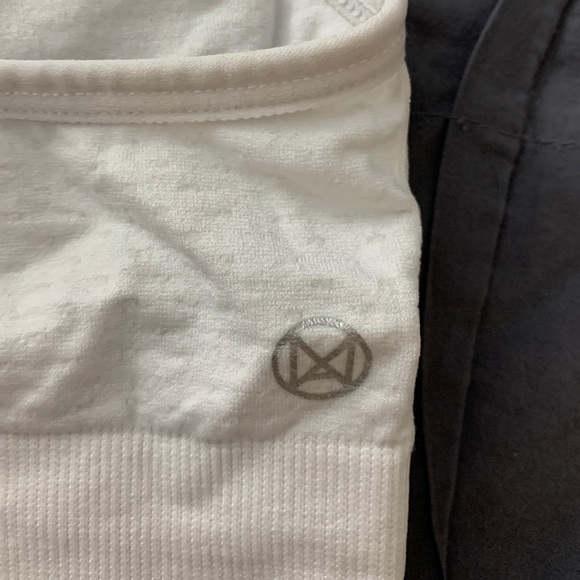 White sports bra - Picture 4 of 6